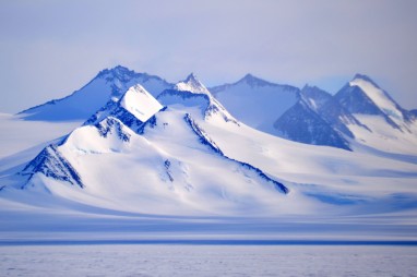 Union-glacier-2012-antartic-research-group - 12