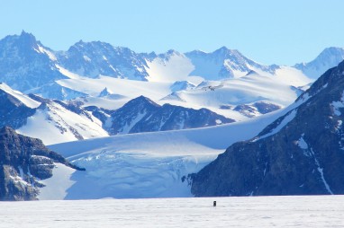 Union-glacier-2012-antartic-research-group - 19