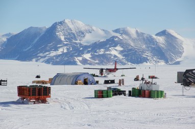 Union-glacier-2012-antartic-research-group - 20