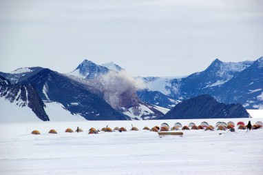 Union-glacier-2012-antartic-research-group - 27