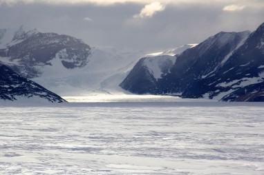 Union-glacier-2012-antartic-research-group - 30