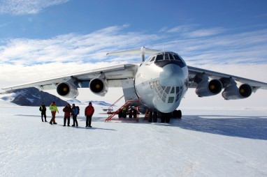 Union-glacier-2012-antartic-research-group - 4