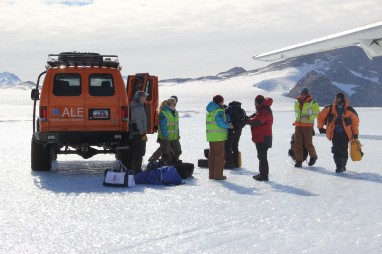 Union-glacier-2012-antartic-research-group - 5