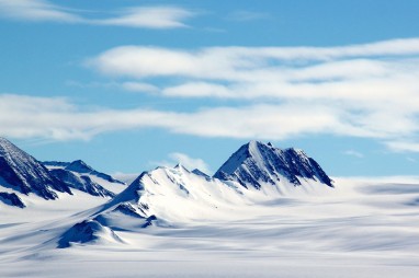 Union-glacier-2014-antartic-research-group - 1