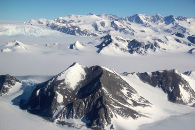 Union-glacier-2014-antartic-research-group - 15