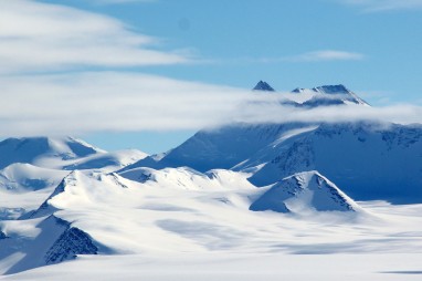 Union-glacier-2014-antartic-research-group - 2