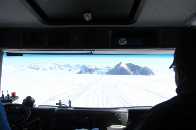 Union-glacier-2014-antartic-research-group - 31