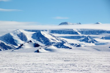 Union-glacier-2014-antartic-research-group - 7