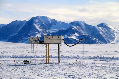 Union-glacier-2015-antartic-research-group - 23