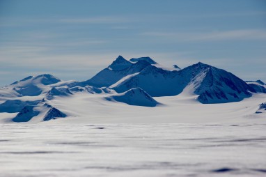 Union-glacier-2016-antartic-research-group - 13
