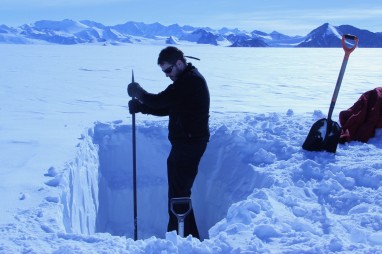 Union-glacier-2016-antartic-research-group - 14