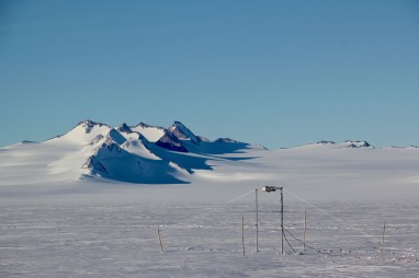 Union-glacier-2016-antartic-research-group - 25