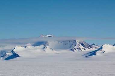 Union-glacier-2016-antartic-research-group - 29