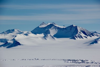 Union-glacier-2016-antartic-research-group - 32